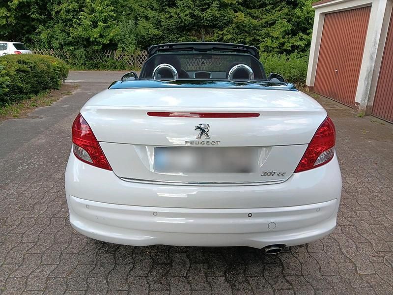 Gebraucht Peugeot 207 CC 112 PS (82 kW) 2014 Weiß Cabrio