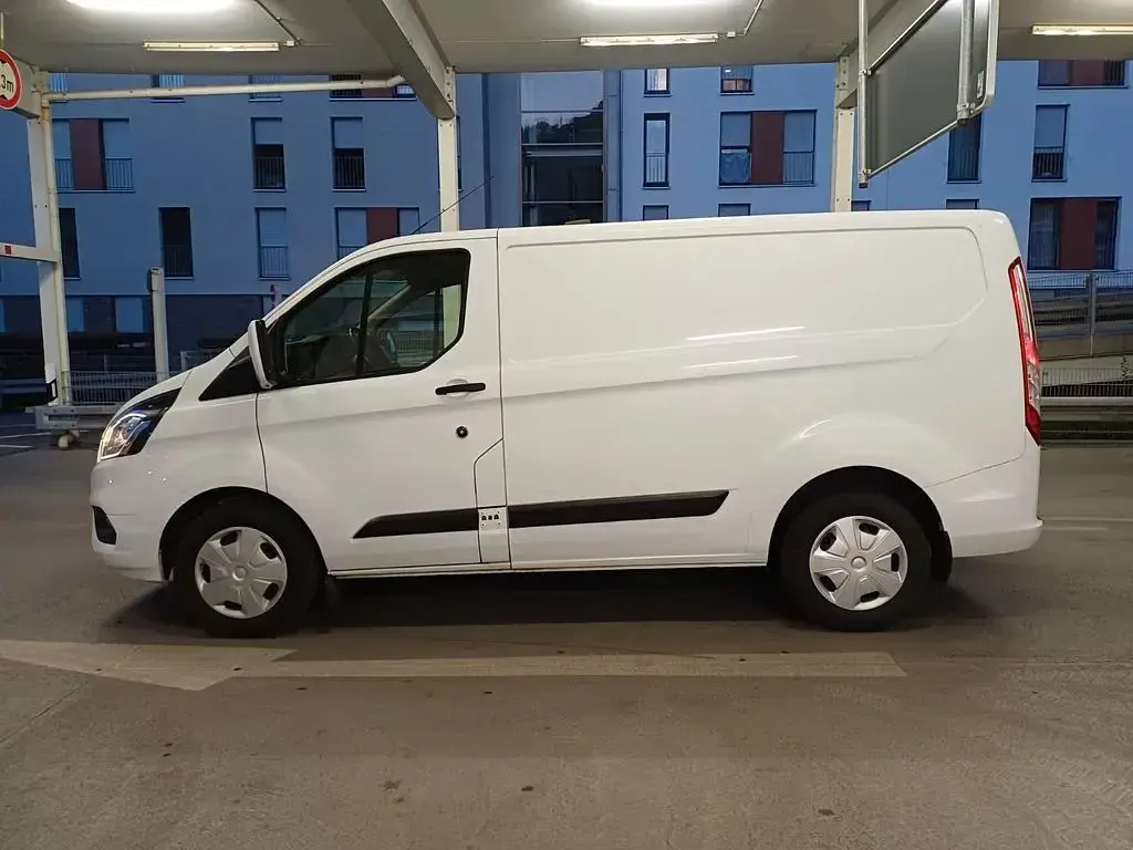 Gebraucht Ford Transit Custom 107 PS (78 kW) 2021 Frozen white Van