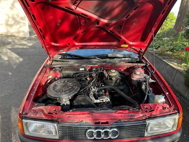 Second-hand Audi 80 90 CP (66 kW) 1988 Roșu Berlinǎ