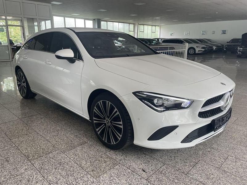 Gebraucht Mercedes CLA200 150 PS (110 kW) 2023 Polarweiss Limousine