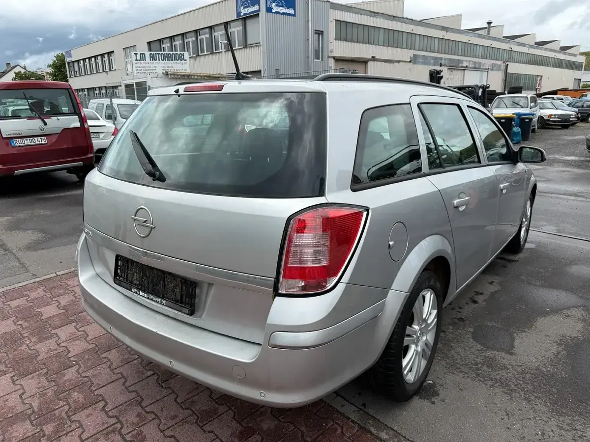 Gebraucht Opel Astra 115 PS (84 kW) 2009 Silber Kombi