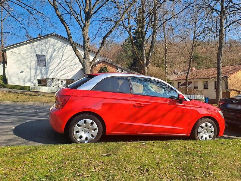 Second-hand Audi A1 86 CP (63 kW) 2011 Roșu Hatchback