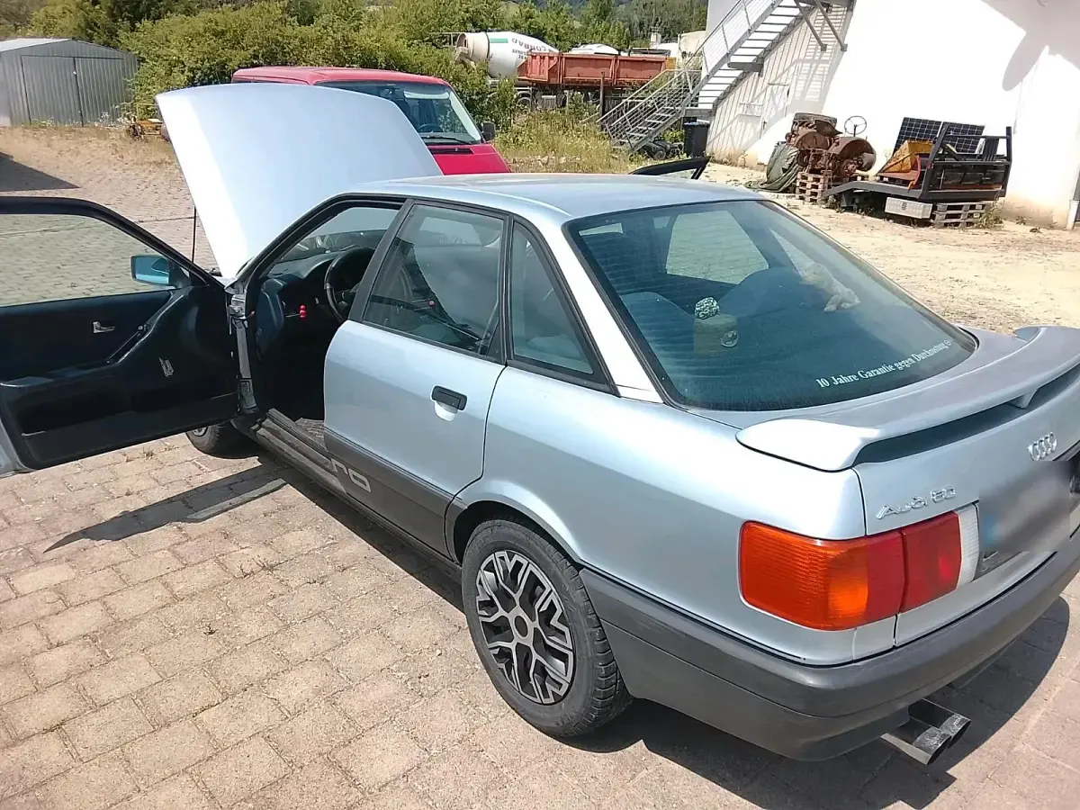 Gebraucht Audi 80 90 PS (66 kW) 1989 Silber Limousine