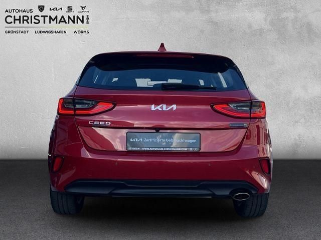 Gebraucht Kia Ceed Vision 120 PS (88 kW) 2022 (aa9) infrarot met. Kleinwagen