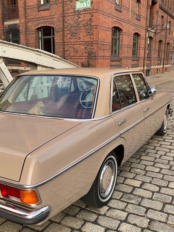 Gebraucht Mercedes W114 30 PS (22 kW) 1972 Beige Limousine