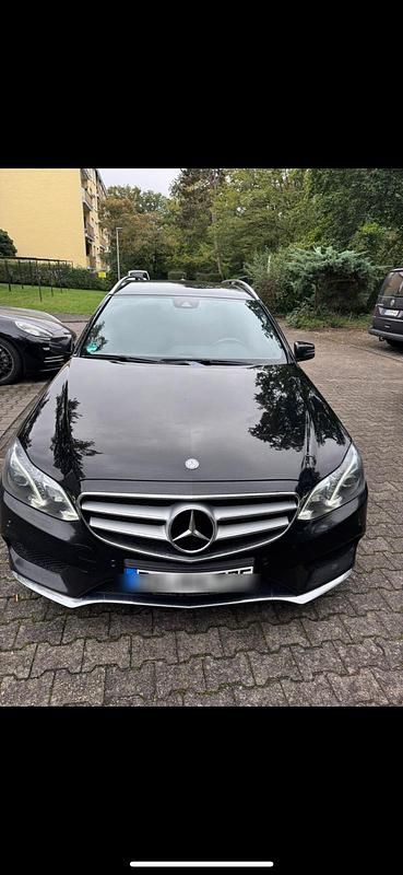 Schwarz Gebraucht 2016 Mercedes E350 AMG Kombi | 17.000 € (Fairer Preis) - Bild 1/4