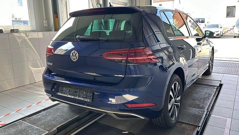 Gebraucht VW Golf VII IQ Drive 116 PS (85 kW) 2019 Blau Limousine