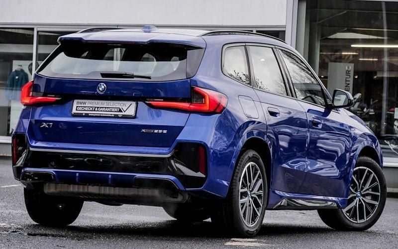 Gebraucht BMW X1 M Sport 245 PS (180 kW) 2024 Blau SUV