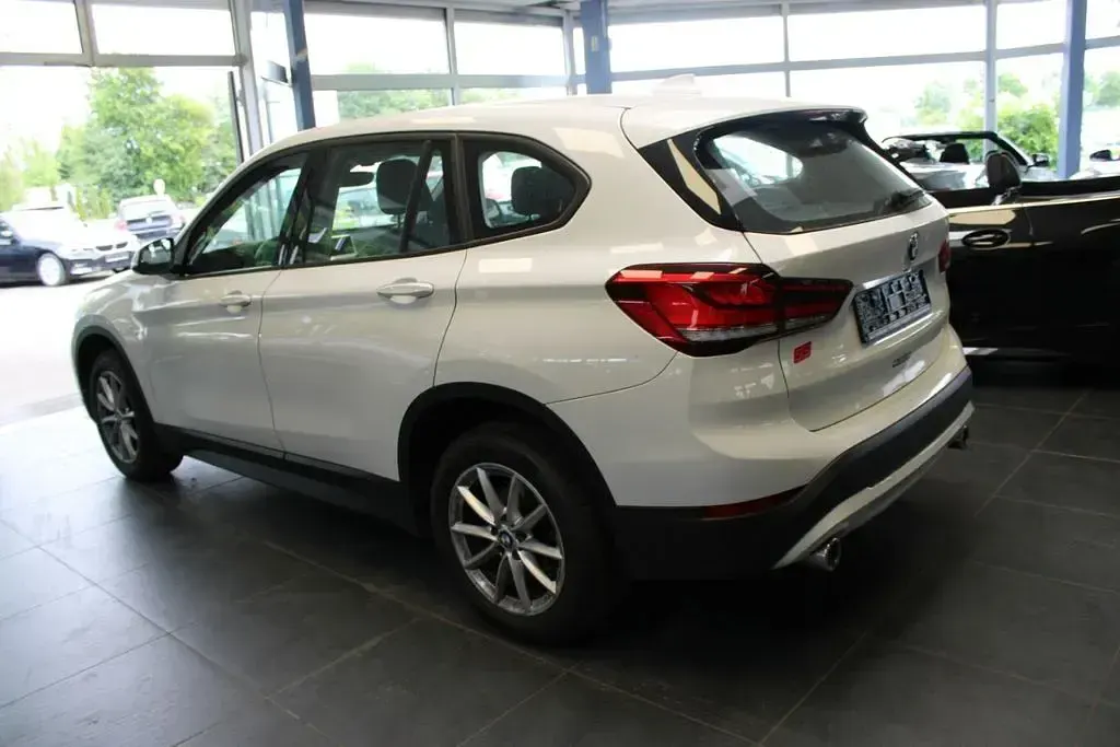 Gebraucht BMW X1 Advantage 150 PS (110 kW) 2022 Alpinweiß uni SUV