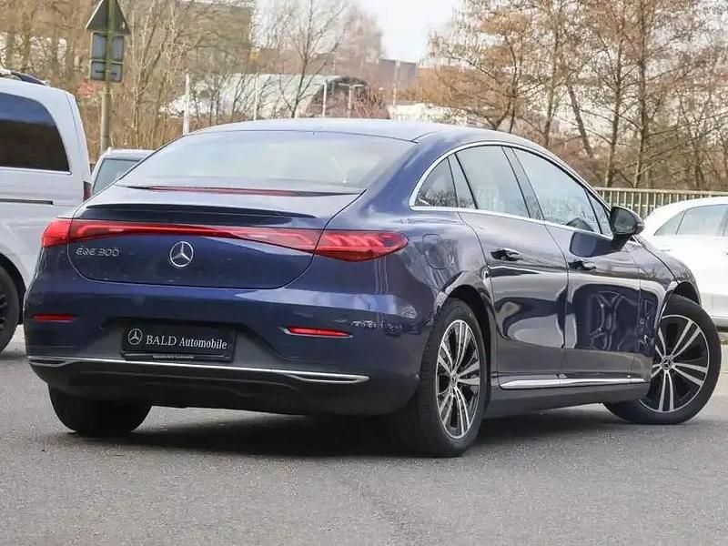 Gebraucht Mercedes EQE300 180 kW (245 PS) 2025 Blau sodalithblau Limousine