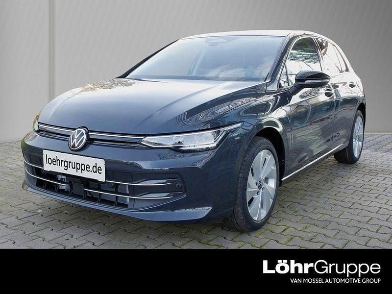 Neu VW Golf VIII Life 116 PS (85 kW) 2025 Uranograu Limousine