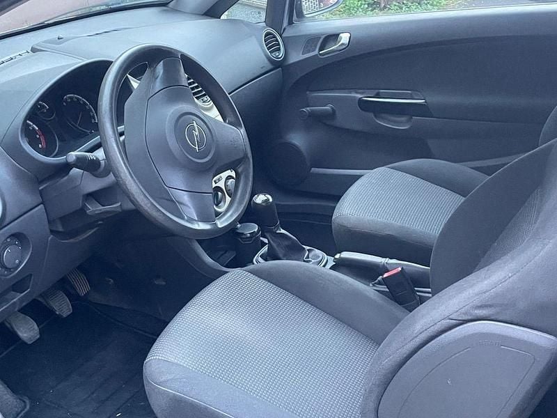 Silber Gebraucht 2009 Opel Corsa Selection Limousine | 1.900 € (Superpreis) - Bild 1/4