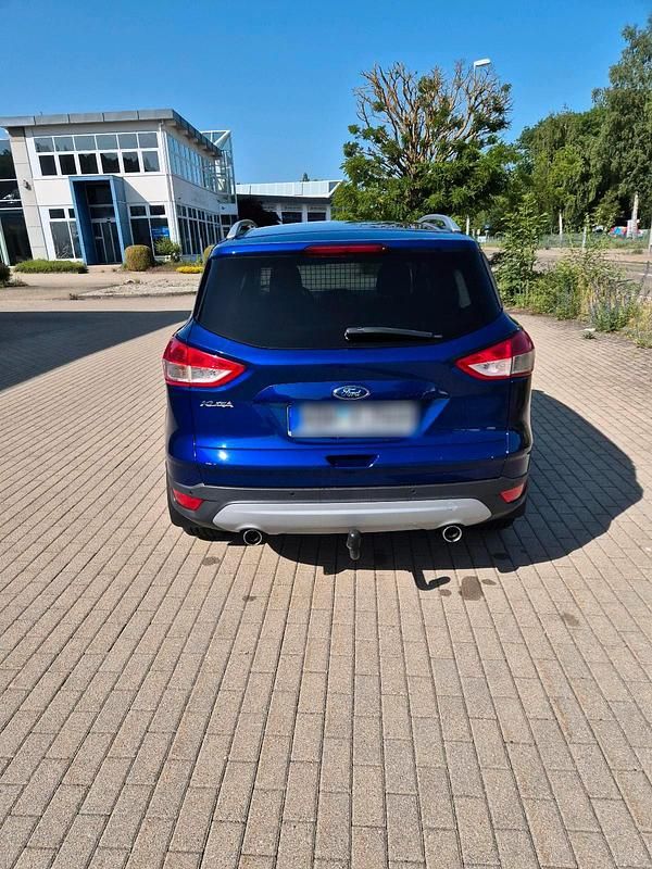 Gebraucht Ford Kuga 150 PS (110 kW) 2015 Blau SUV