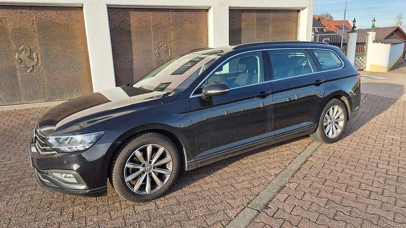 Schwarz Gebraucht 2020 VW Passat Business Kombi | 22.950 € (Fairer Preis) - Bild 1/4