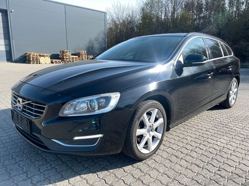 Schwarz Gebraucht 2016 Volvo V60 Kombi | 5.700 € (Fairer Preis) - Bild 1/4