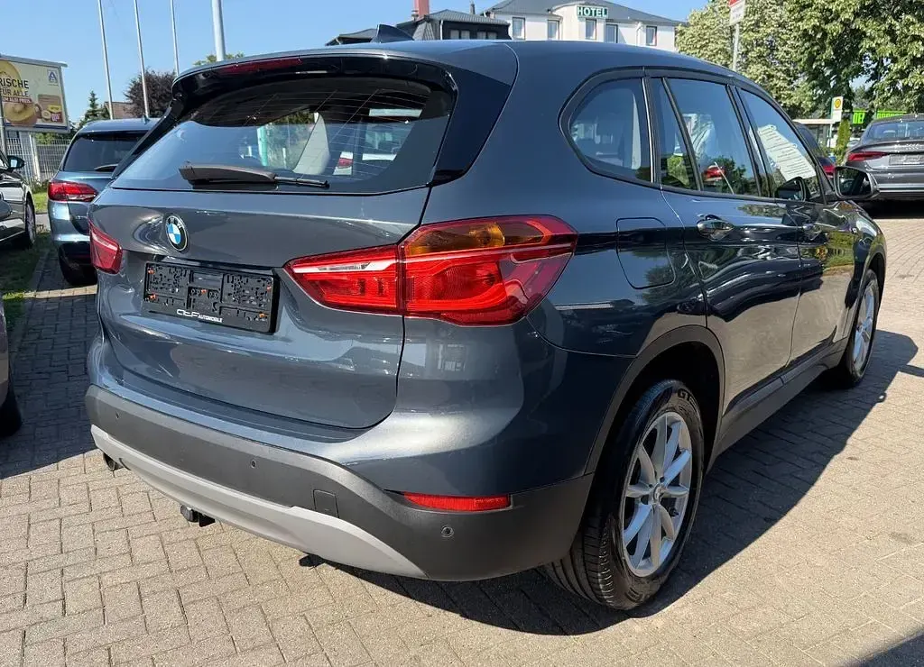 Gebraucht BMW X1 Advantage 136 PS (100 kW) 2017 Grau SUV