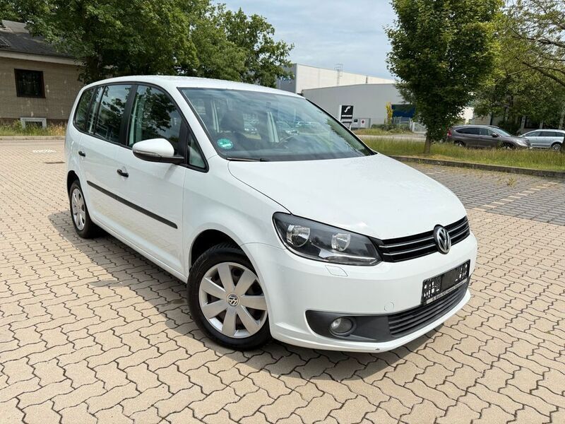 Weiß Gebraucht 2014 VW Touran Trendline Van / Kleinbus | 4.500 € (Superpreis) - Bild 1/4