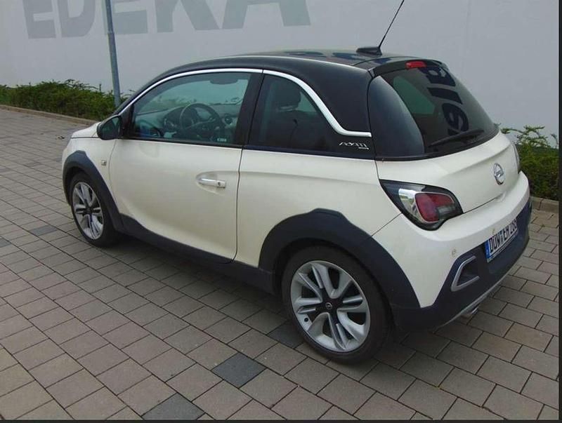 Gebraucht Opel Adam Rocks 101 PS (74 kW) 2017 Weiß Kleinwagen