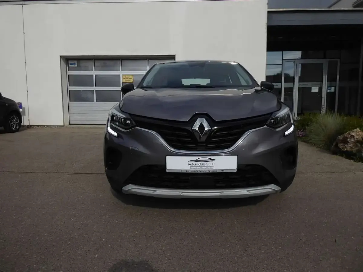 Usata Renault Captur Evolution 140 CV (102 kW) 2023 Grigio SUV