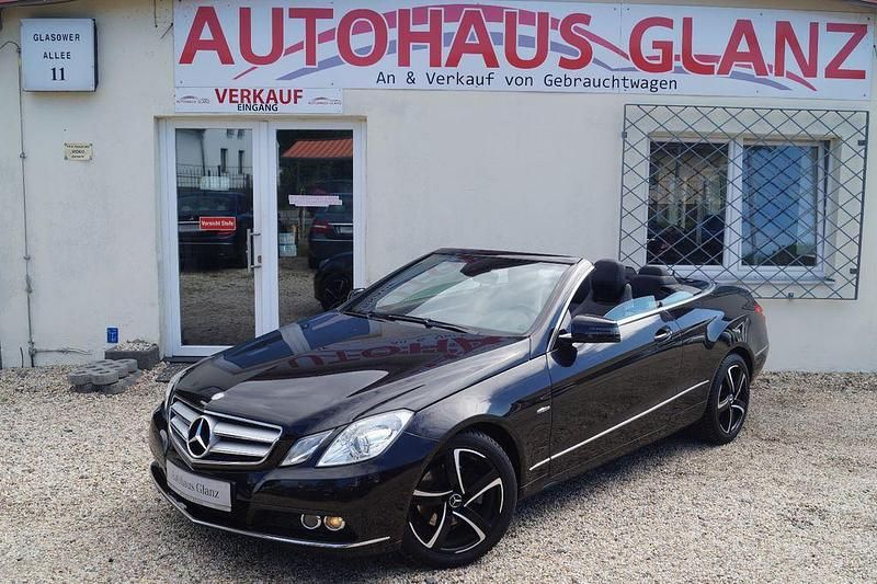 Schwarz Gebraucht 2010 Mercedes E200 Cabrio | 13.999 € (Fairer Preis) - Bild 1/4