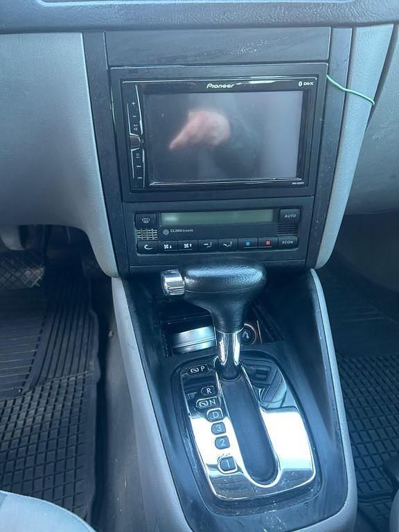 Silber Gebraucht 2003 VW Golf Basis Limousine | 2.499 € (Guter Preis) - Bild 1/4