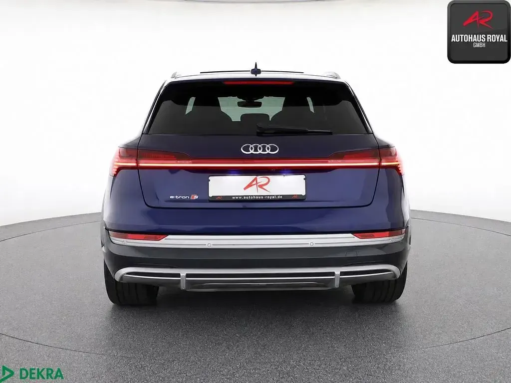 Gebraucht Audi e-tron S-Line 369 kW (503 PS) 2021 Navarrablau SUV