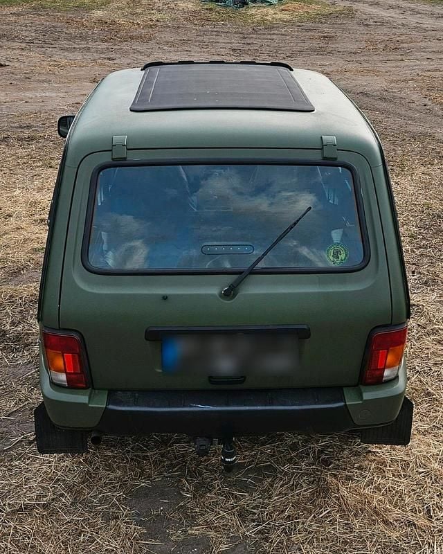 Gebraucht Lada Urban 83 PS (61 kW) 2017 Grün SUV