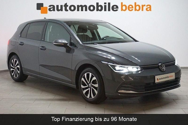 Gebraucht VW Golf VIII Active 150 PS (110 kW) 2022 Delfingrau Limousine