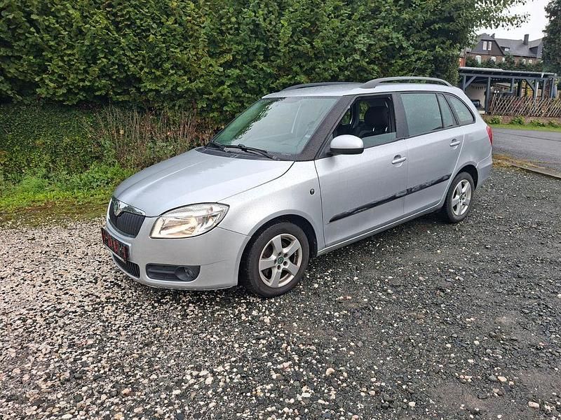 Silber Gebraucht 2009 Skoda Fabia Kombi | 3.400 € (Fairer Preis) - Bild 1/4