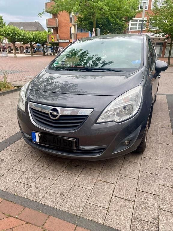 Grau Gebraucht 2012 Opel Meriva Selection Van / Kleinbus | 3.800 € (Superpreis) - Bild 1/4