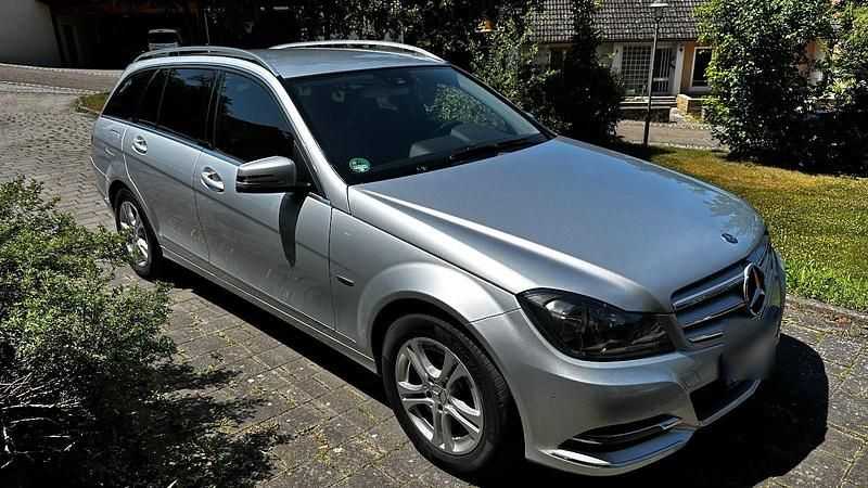 Silber Gebraucht 2011 Mercedes C180 Avantgarde Kombi | 6.500 € (Superpreis) - Bild 1/4