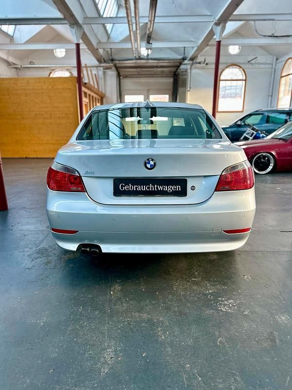Gebraucht BMW 525 192 PS (141 kW) 2004 Silber Limousine
