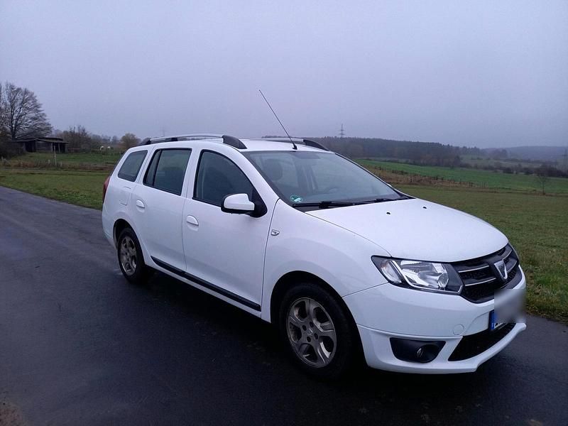 Weiß Gebraucht 2016 Dacia Logan MCV Kombi | 4.000 € - Bild 1/4