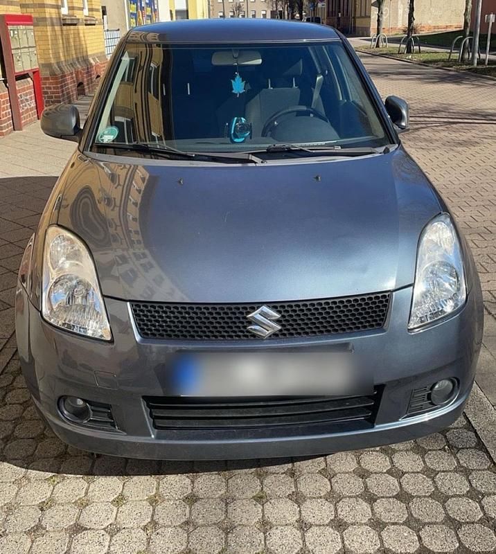 Grau Gebraucht 2007 Suzuki Swift Kleinwagen | 2.500 € - Bild 1/4