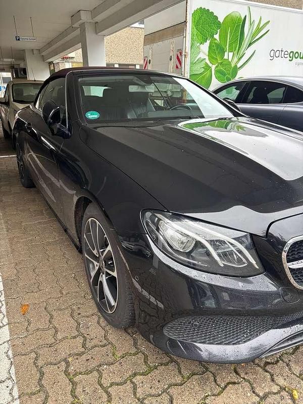 Schwarz Gebraucht 2018 Mercedes E200 Avantgarde Cabrio | 32.000 € (Fairer Preis) - Bild 1/4