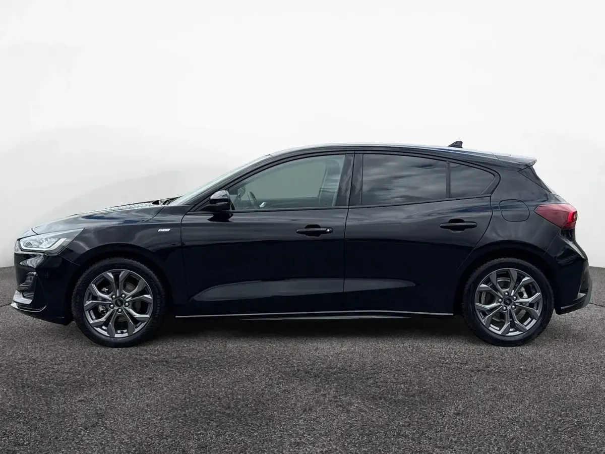 Gebraucht Ford Focus ST-Line 125 PS (91 kW) 2025 Schwarz Limousine