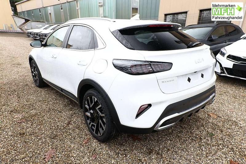 Neu Kia XCeed 150 PS (110 kW) 2025 Deluxeweiß metallic SUV