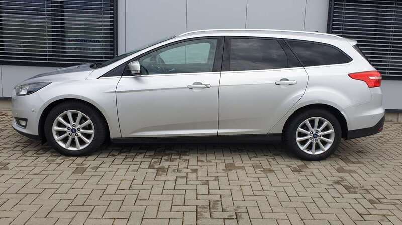Silber Gebraucht 2015 Ford Focus SYNC Edition Kombi | 5.990 € (Fairer Preis) - Bild 1/4