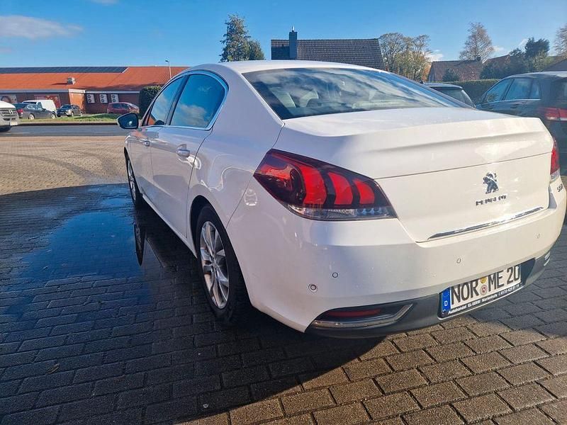 Gebraucht Peugeot 508 Allure 120 PS (88 kW) 2015 Weiß Limousine