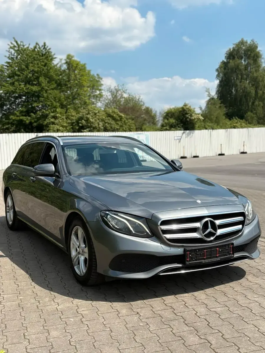 Second-hand Mercedes E220 194 CP (142 kW) 2018 Argintiu Break
