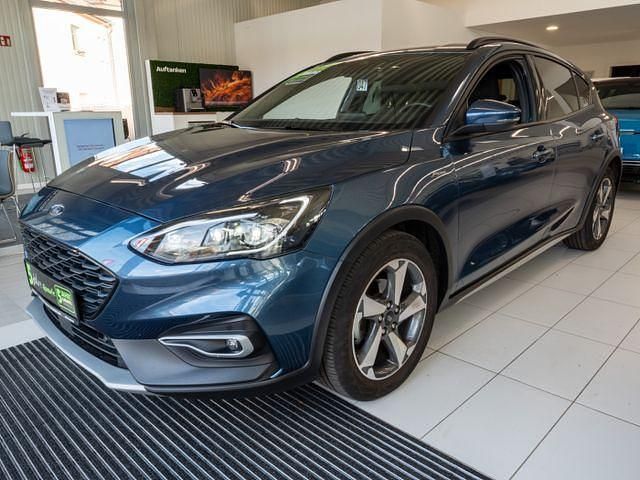 Gebraucht Ford Focus Active X 150 PS (110 kW) 2021 Chromablau metallic Limousine