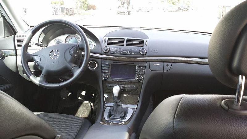 Gebraucht Mercedes E220 Avantgarde 150 PS (110 kW) 2005 Grau Limousine