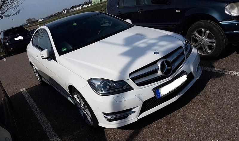 Gebraucht Mercedes C180 156 PS (114 kW) 2012 Weiß Coupé