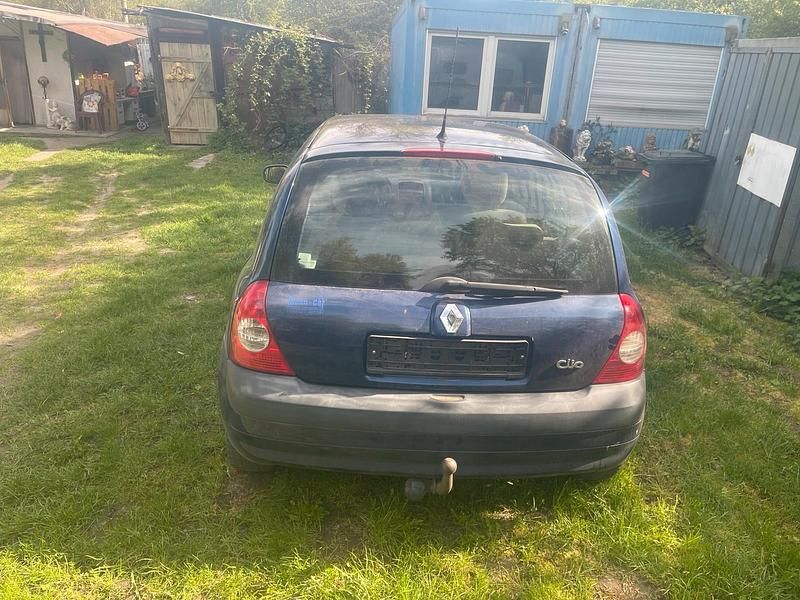 Gebraucht Renault Clio II 98 PS (72 kW) 2005 Blau Kleinwagen