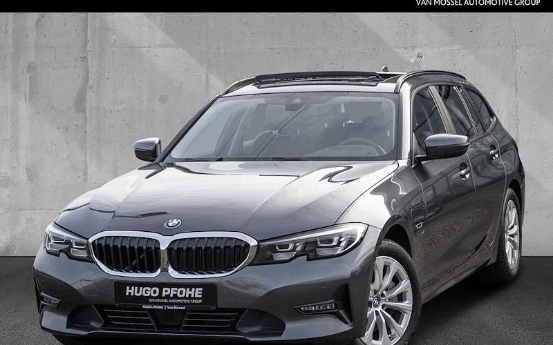 Gebraucht BMW 330e Advantage 292 PS (214 kW) 2021 Grau Kombi