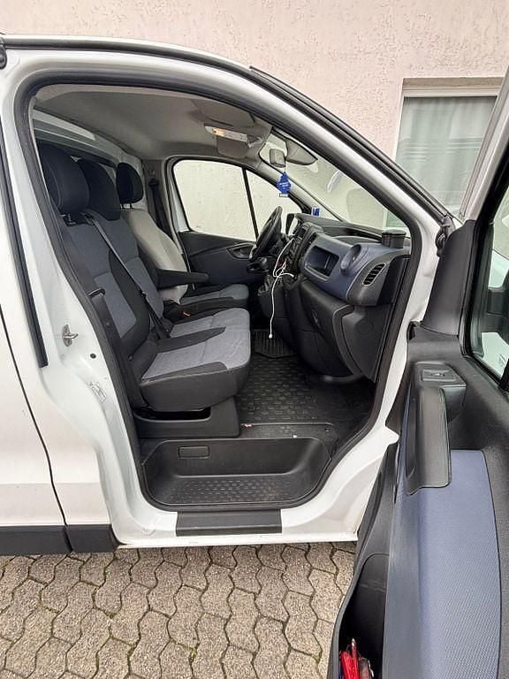 Gebraucht Opel Vivaro 2017 Weiß Van / Kleinbus