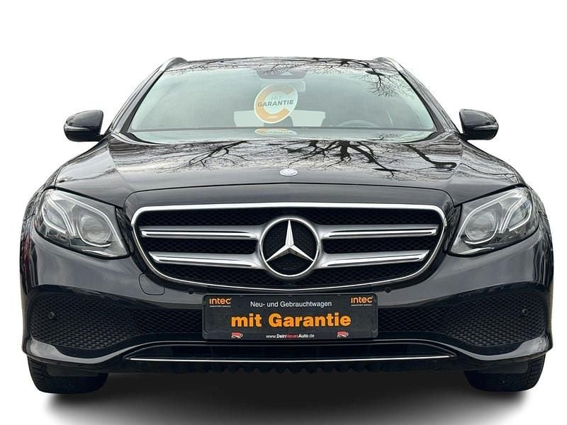 Gebraucht Mercedes E220 Advantage 194 PS (142 kW) 2016 Schwarz Kombi