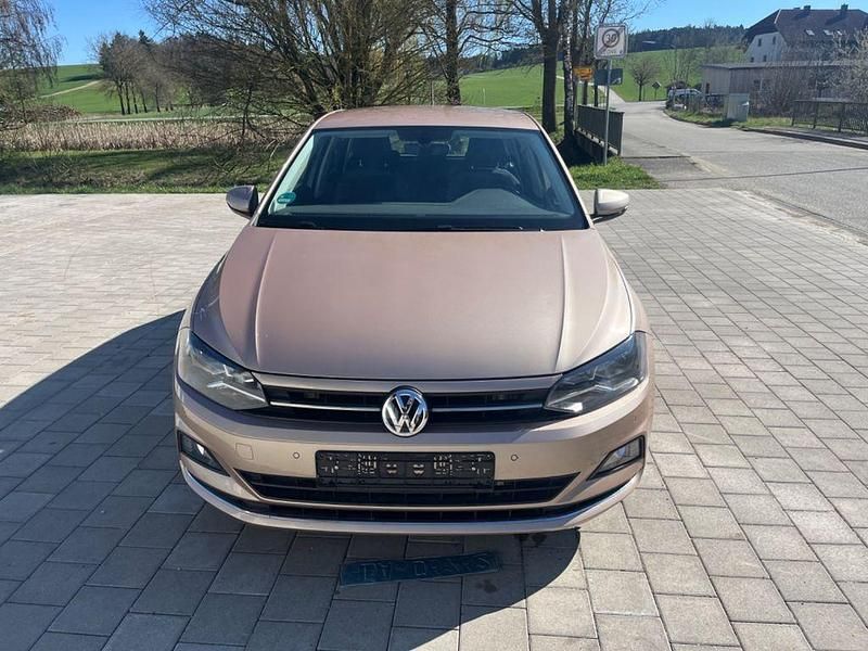 Gebraucht VW Polo Highline 95 PS (69 kW) 2018 Gold Kleinwagen