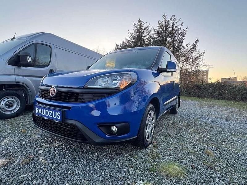 Plava pastelna Gebraucht 2019 Fiat Doblò Van / Kleinbus | 9.520 € (Superpreis) - Bild 1/4