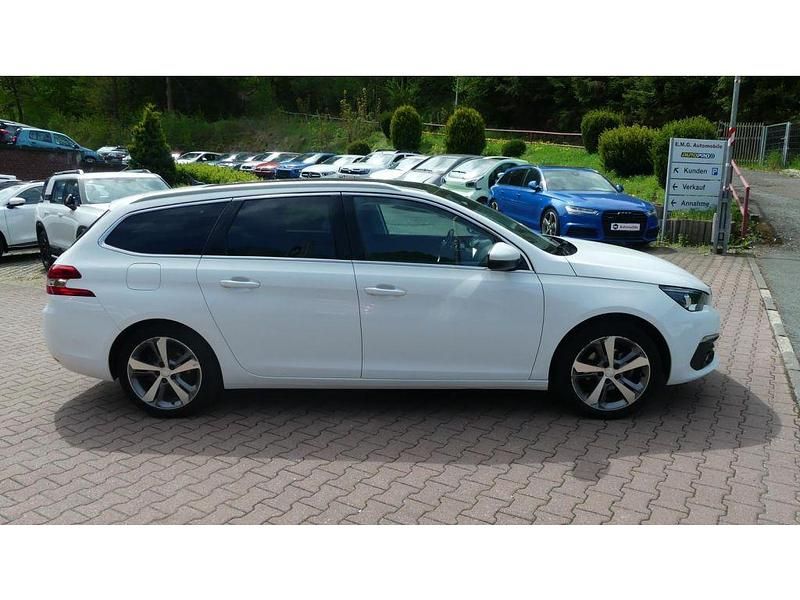 Gebraucht Peugeot 308 131 PS (96 kW) 2020 Weiß Kombi